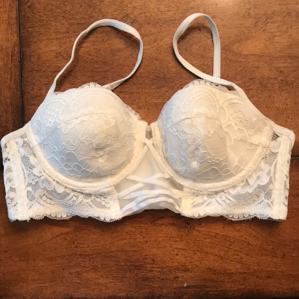 White, lacy bra - size small. Forever 21.